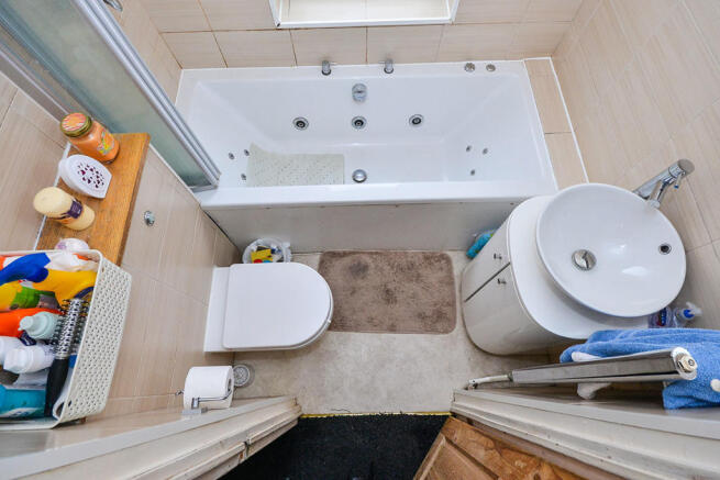Bathroom / WC