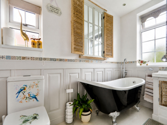 3 bed Semi-Detached for sale Image 4