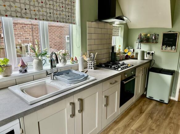 3 bed Semi-Detached for sale Image 4