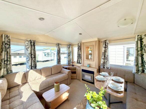 2016 Europa Cypress, Oaklands Holiday Park, Clacton-on-Sea, Essex, CO16 8HW photo 2