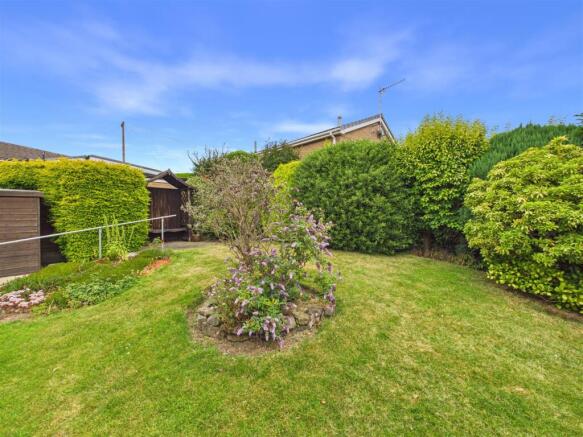 2 bed Detached Bungalow for sale Image 9