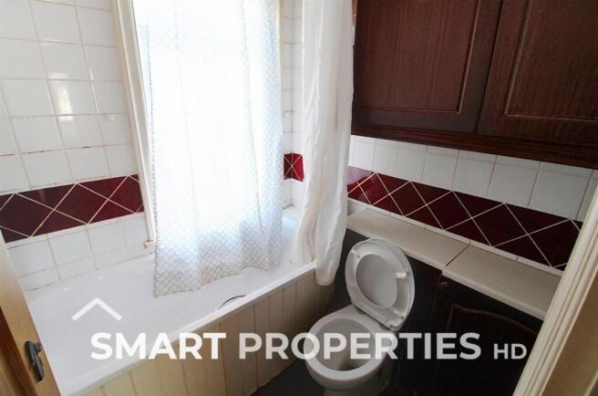 3 bed Terraced to rent Image 9