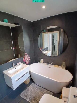 Main Bathroom
