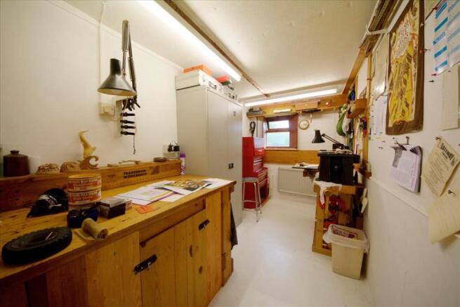 SINGLE GARAGE
