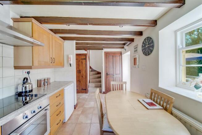 KITCHEN/DINING ROOM