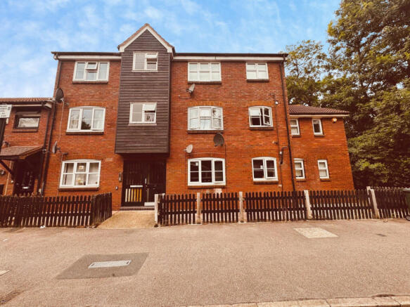 TWO BEDROOM FLAT WITH SHARE OF FREEHOLD