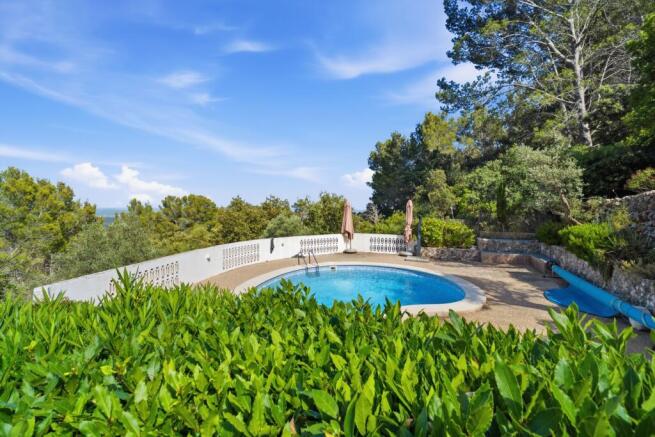 Heated swimming pool