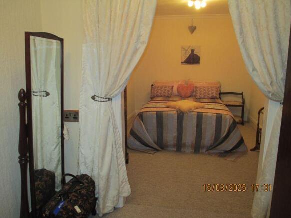 12 bed Detached for sale Image 10