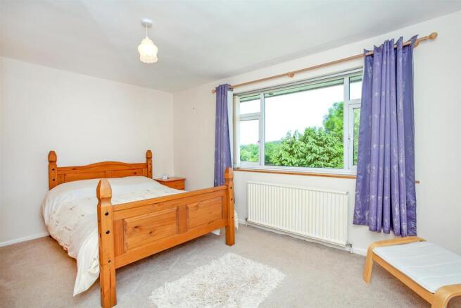 Bedroom 1.jpg