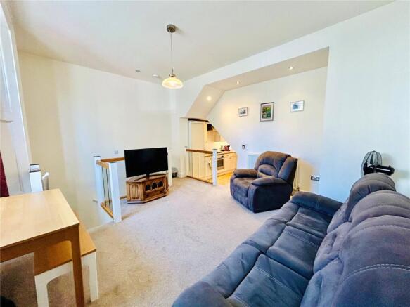 2 bed Flat for sale Image 4