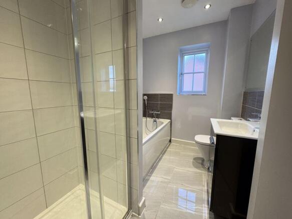 Family bathroom 