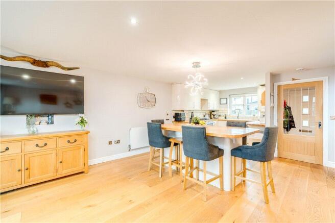 Living/Dining Area