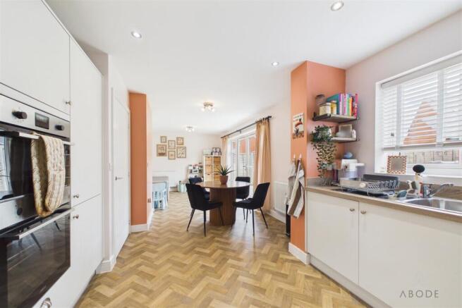 Sandringham Close, Hatton, Derby photo 4