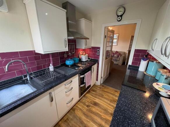 3 bed Terraced for sale Image 7