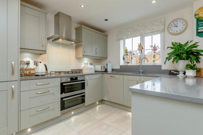 8365510-interior09.jpg