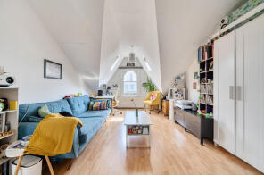37, Fairbridge Road, London N19 3EW