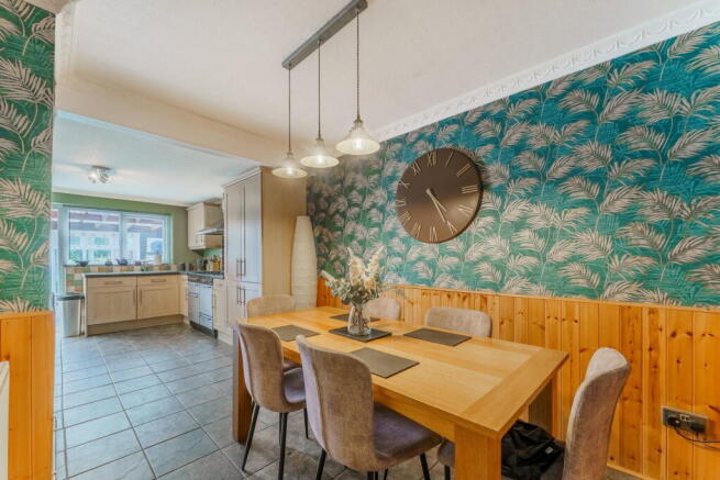 3 bed Semi-Detached for sale Image 10