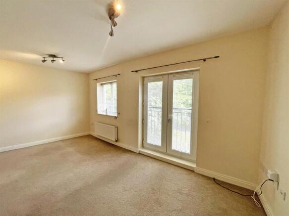 Echo Crescent 14 - Lounge.jpg