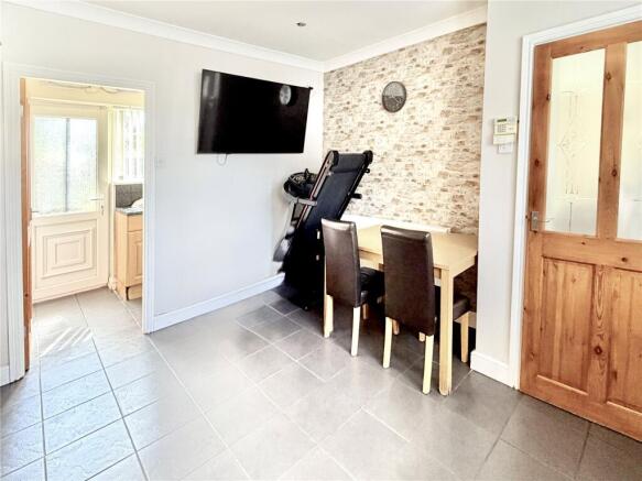 4 bed Semi-Detached for sale Image 7