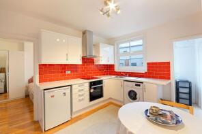 Flat 7, Preston House, Preston Close, London SE1 4NZ