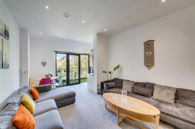 Daniels_Metropolitan Court, 40, High Road Willesde
