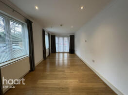 Flat 1, 5, Gladbeck Way, Enfield EN2 7FG