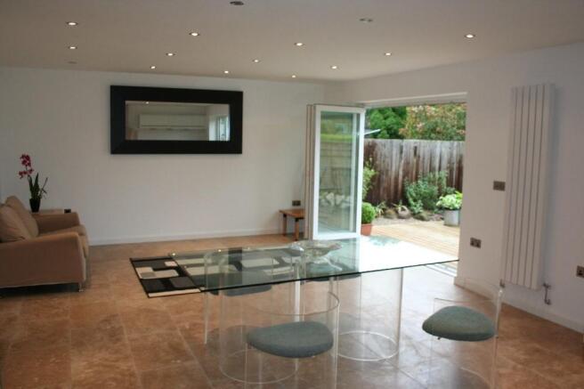 LIVING KITCHEN