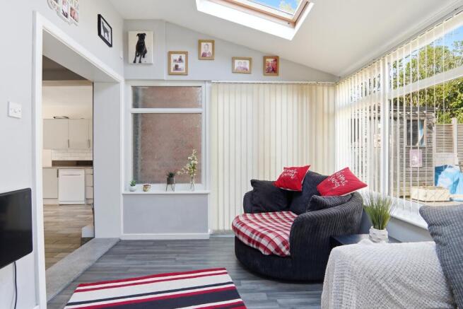 4 bed Semi-Detached for sale Image 11