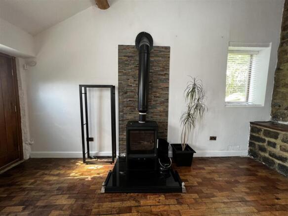 4 bed Detached for sale Image 12