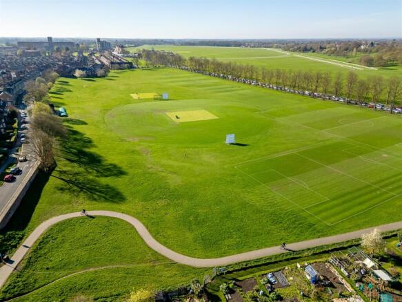 LITTLE KNAVESMIRE