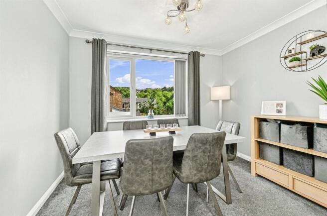 4 bed Semi-Detached for sale Image 4