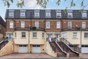 11, Haines Court, Weybridge KT13 0BH