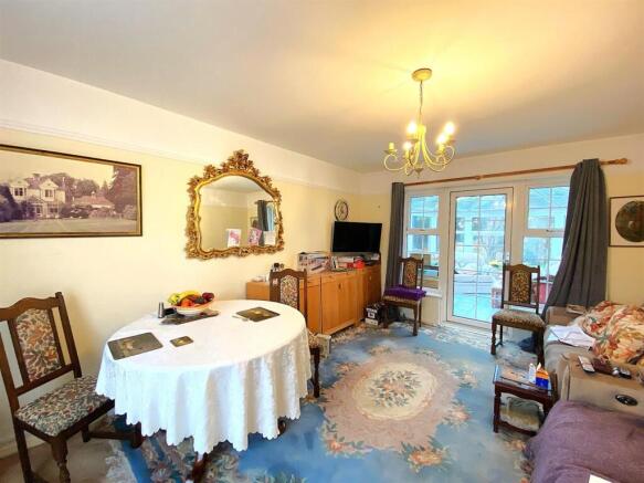 1 New Park Ave - Lounge1.jpg