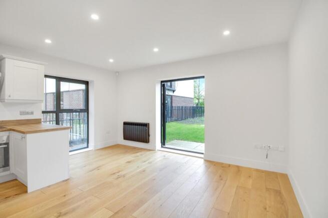 1 bed Apartment to rent Image 6