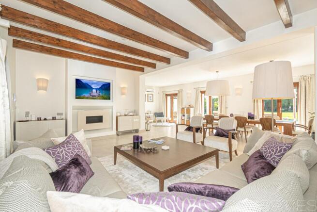 Elegant Country House with Guest House and Mountain Views in Pollensa