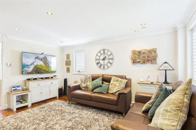 Ellington Drive, Basingstoke, Hampshire, RG22 photo 4