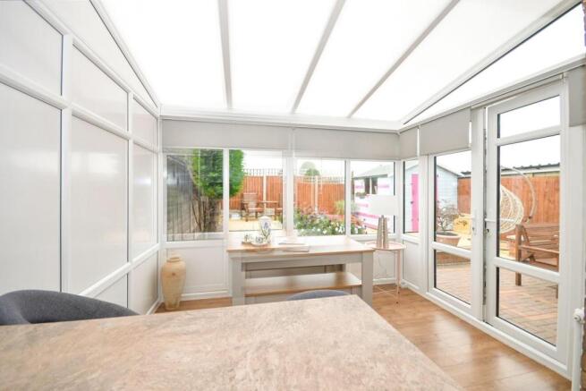 CONSERVATORY/GARDEN ROOM