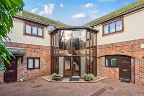 Flat 5, 50 Flowerdown House, Harestock Road, Winchester SO22 6NT