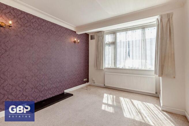 Amery Gardens, Romford, RM2 photo 4