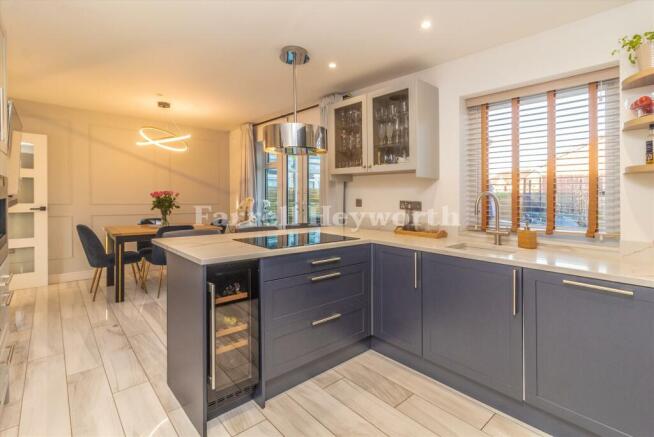 Kitchen image 6
