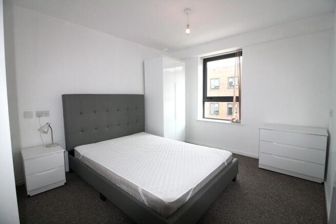 2 bed Apartment to rent Image 4