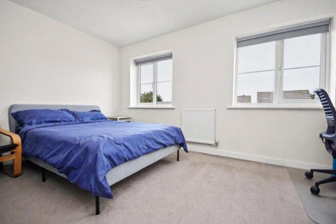 4 bed Semi-Detached for sale Image 6