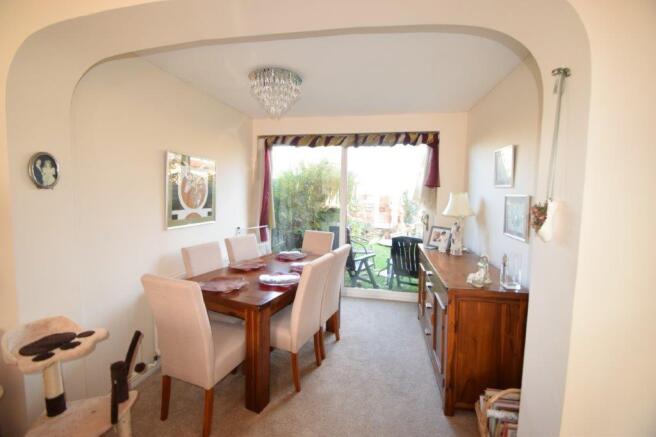Lounge/Dining Room