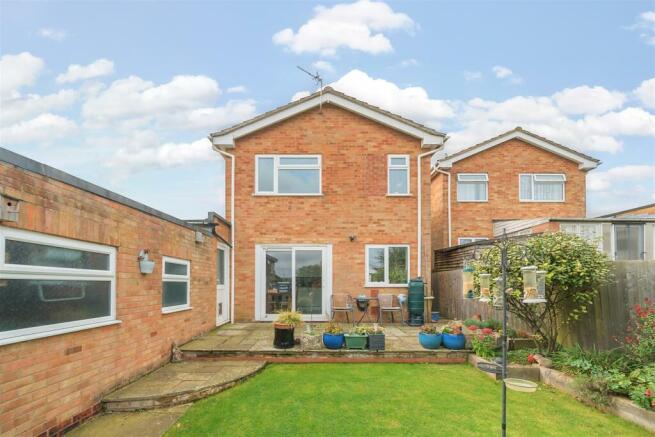 86 The Sale, Daventry