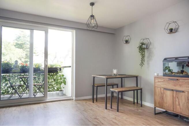 Lounge/Dining Room