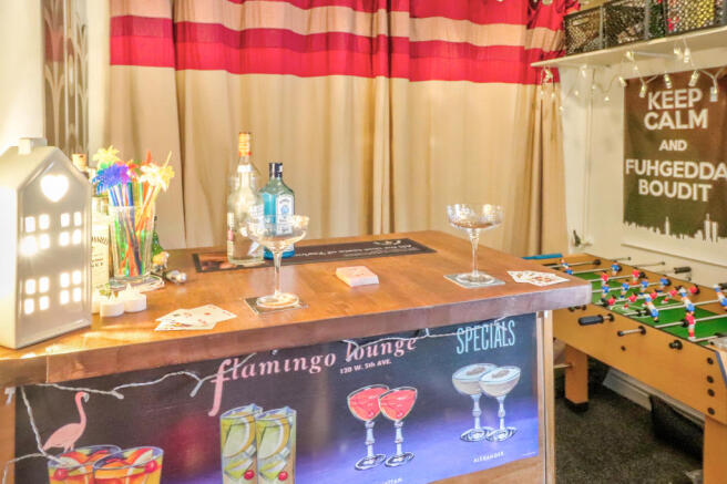 Gin Bar