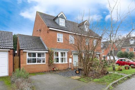 Rustics Close, Calvert, Buckingham