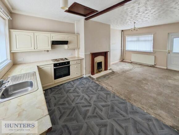 Open Plan Lounge & Kitchen