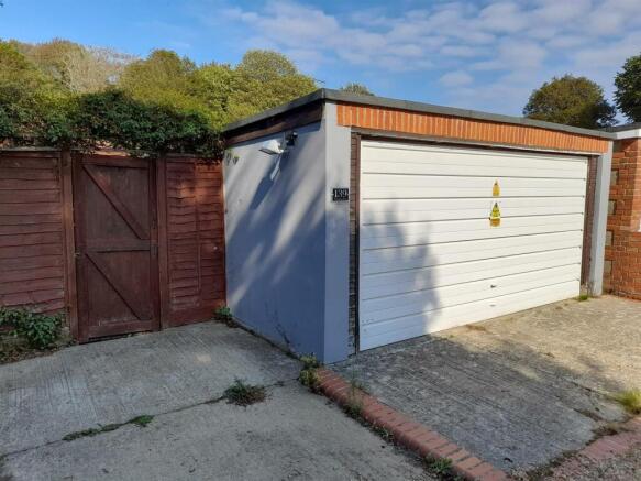 Garage 1.jpg