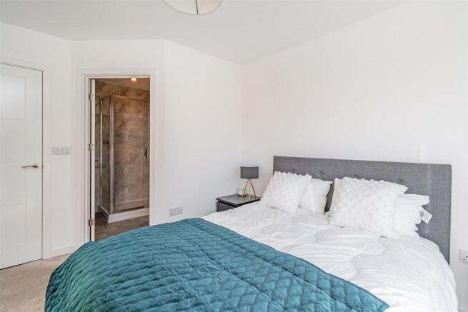 Apt 6 Foxglove House-3_lo.jpg